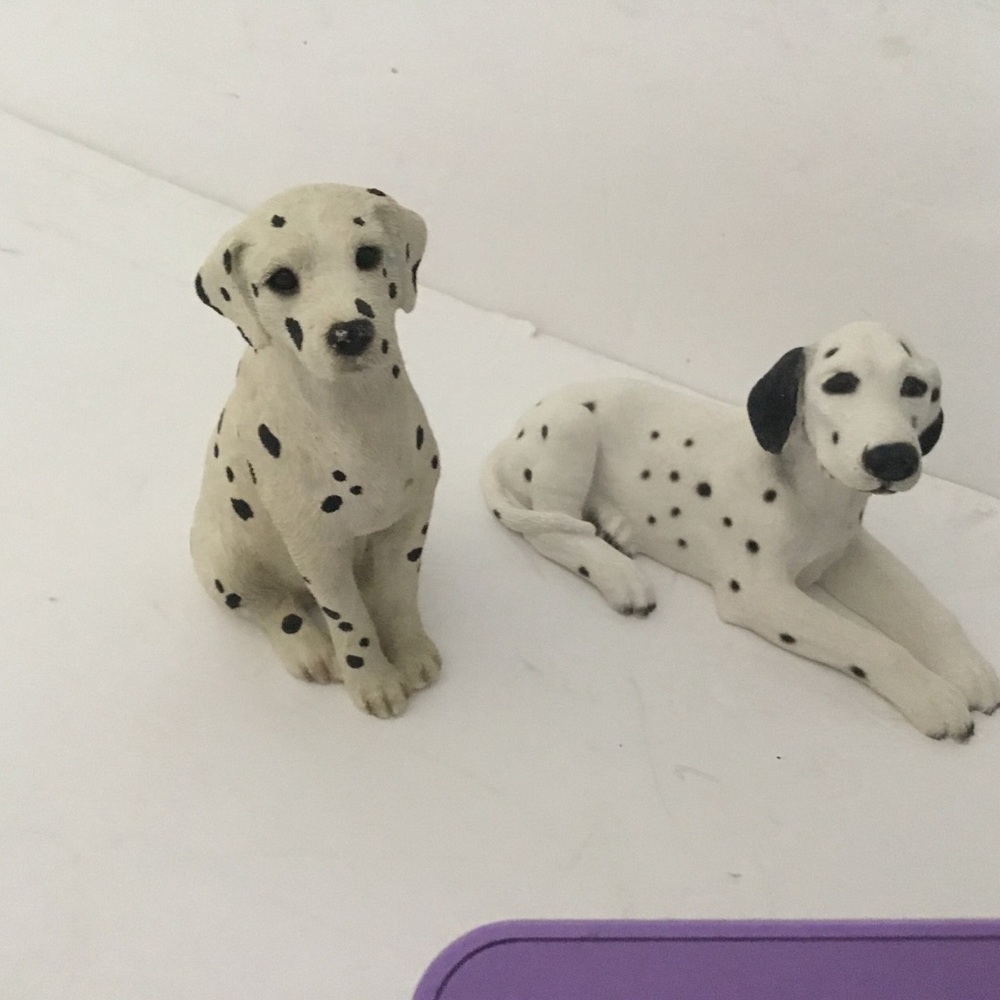 Dalmatian dog figurines. Resin. Made in Italy